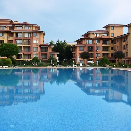 Bright Studio With Parking & Pool Sveti Vlas Buitenkant foto