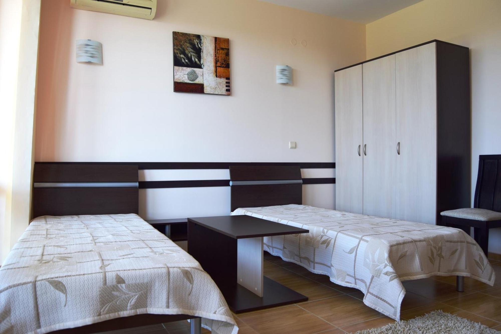 Bright Studio With Parking & Pool Sveti Vlas Buitenkant foto